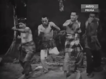 Pendekar Bujang Lapok - the trio arriving at the boathouse